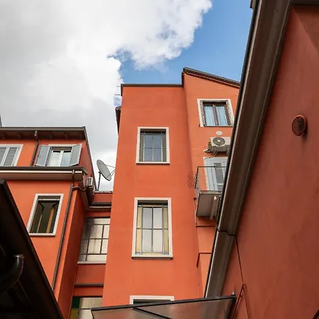 Casa 500 Family & Friends - M3 10 Minutes To Duomo Apartment