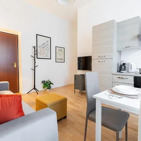 Apartment Casa 500 Family & Friends - M3 10 Minutes To Duomo