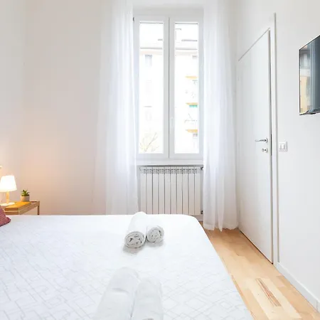 Casa 500 Family & Friends - M3 10 Minutes To Duomo Apartment Milan
