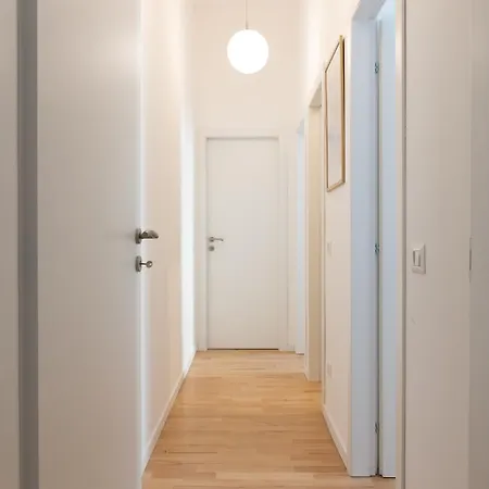 Apartment Casa 500 Family & Friends - M3 10 Minutes To Duomo *
