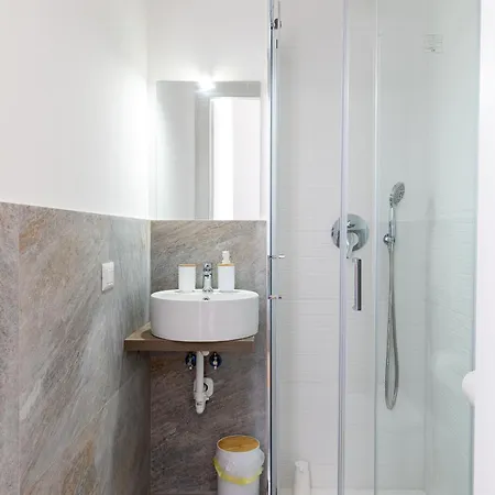 Apartment Casa 500 Family & Friends - M3 10 Minutes To Duomo *